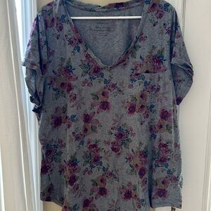 Women's Torrid Classic Fit V Neck T Shirt Size 3X, Gray Floral Roses Cotton